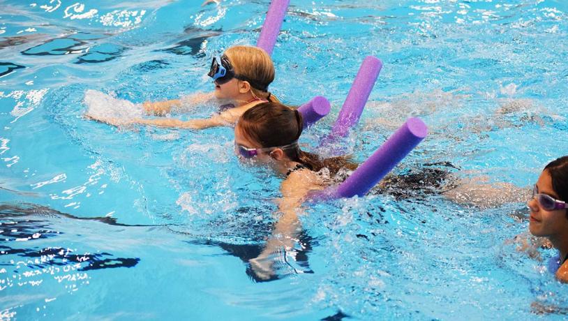 Children swim in DGI Huset's swimming pool